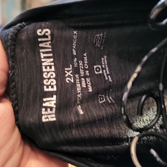 Real Essentials tank top 2x men's - Picture 2 of 5